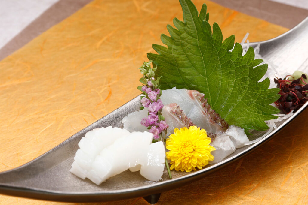 鯛松皮造りと烏賊造り