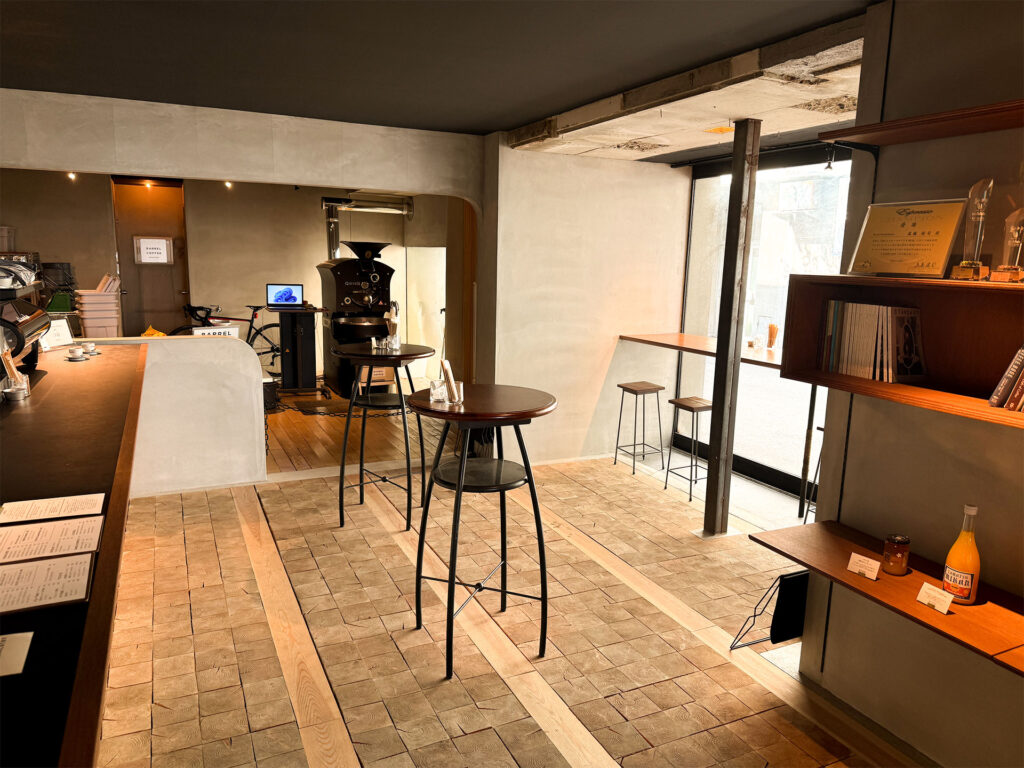 BARREL COFFEE ROASTERY 店内内観