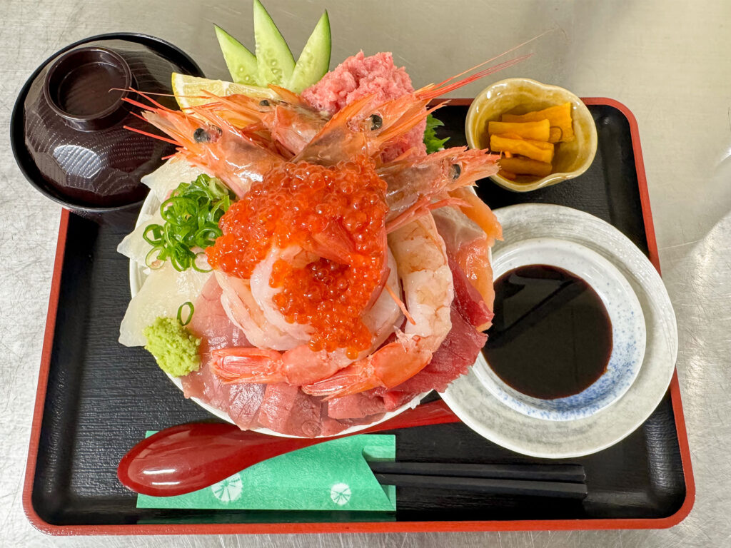 海鮮小屋 鱗 海鮮丼特上