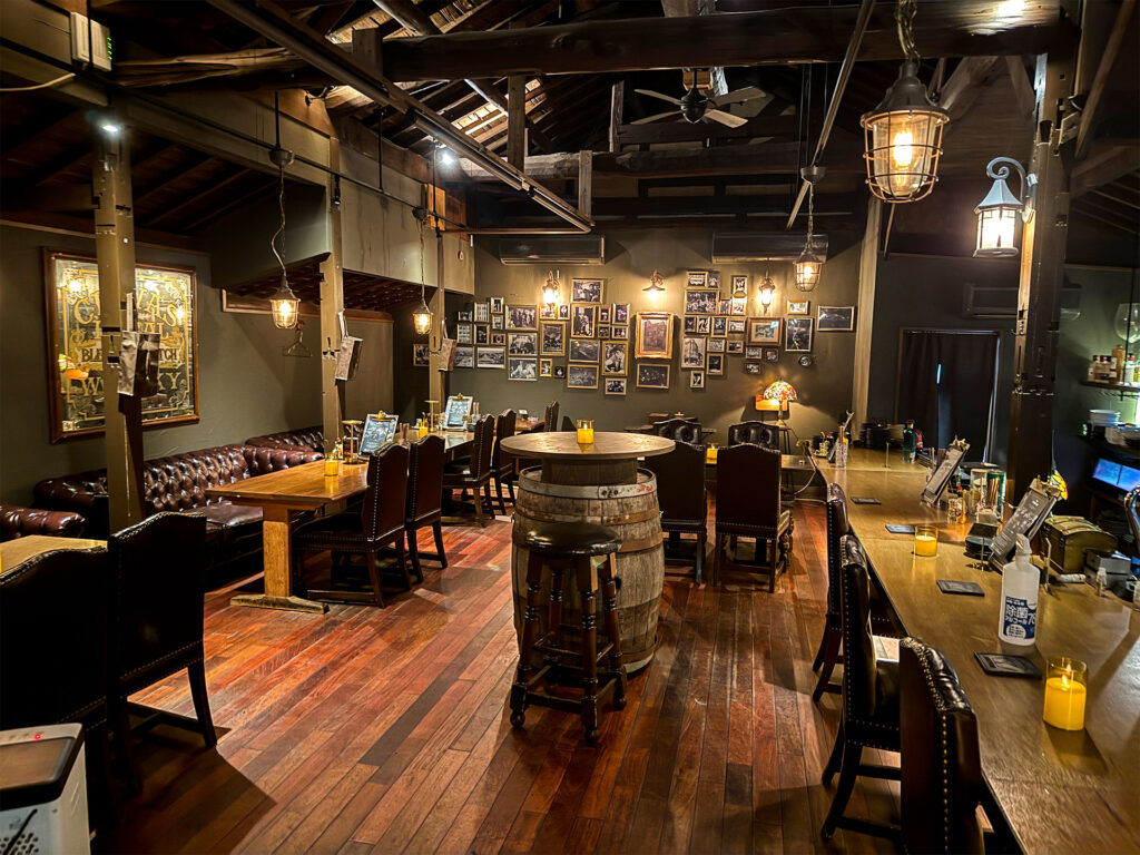 Bar ANCHOR 店内内観