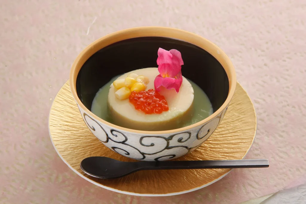 宴会メニュー とうもろこしムースとアスパラスープ
